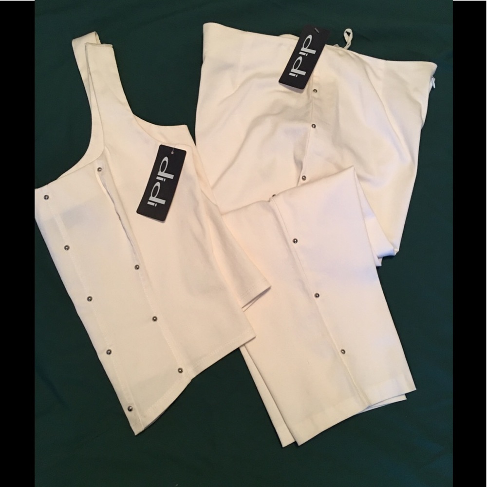 Sleeveless Capris Set W/Silver Rivets-Size M